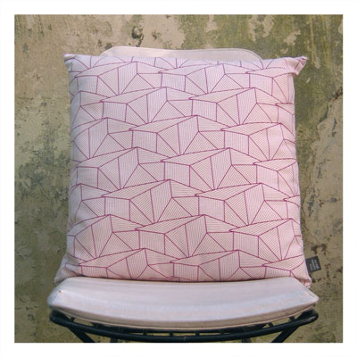 URBAN SPRAWL CUSHION IN BERRY